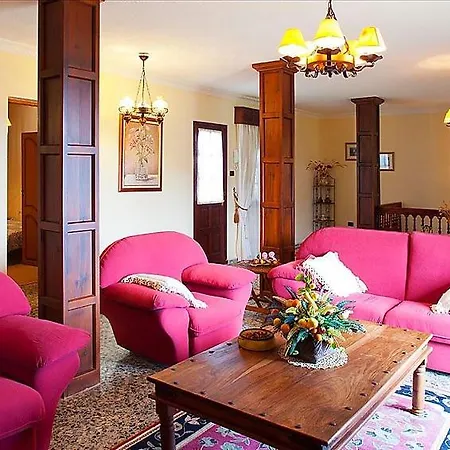Sleeps 8 Pool Wifi Holiday home *