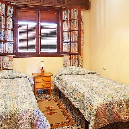 בית נופש Sleeps 8 Pool Wifi *
